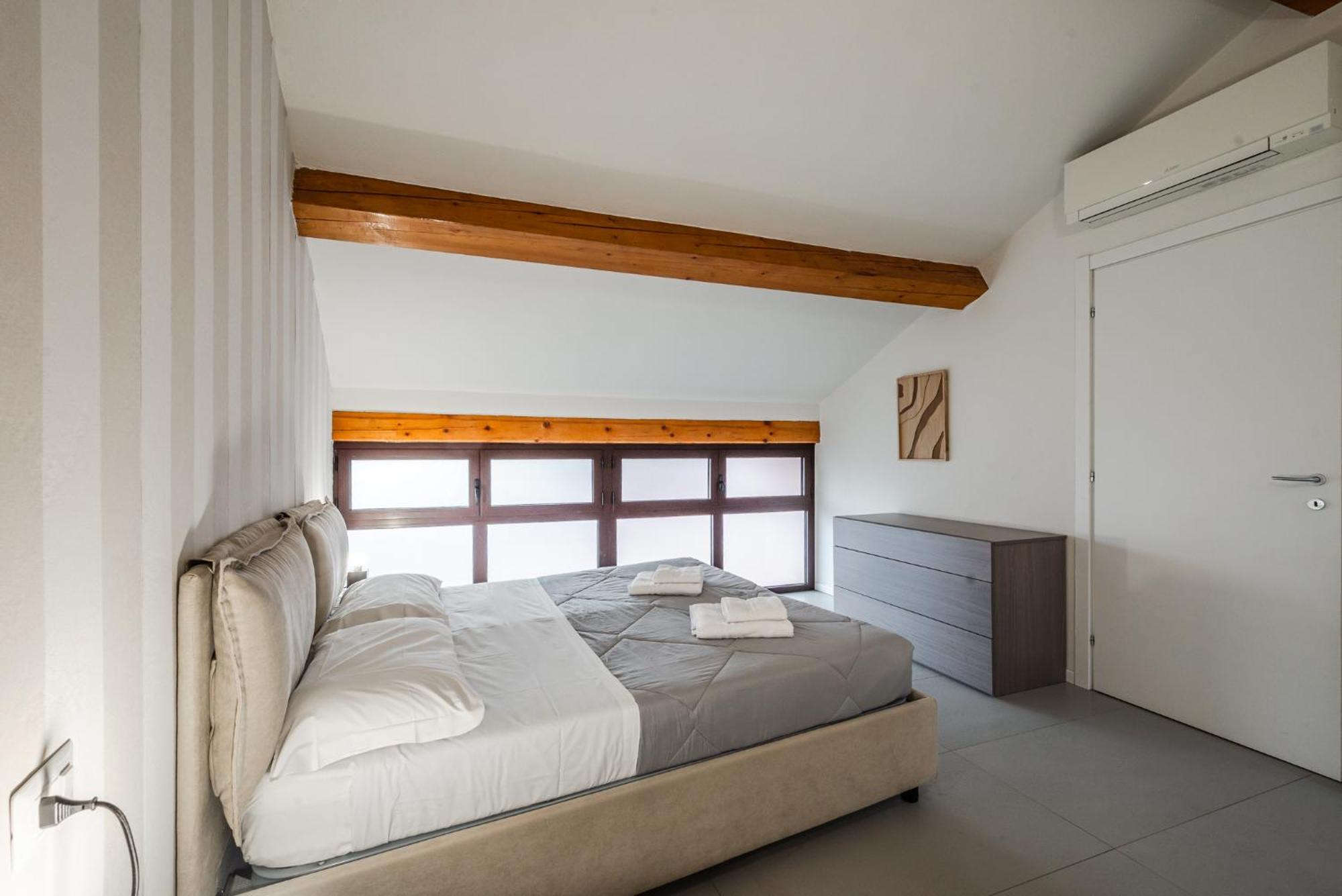- Spazioso Vicino Metro Appartement *