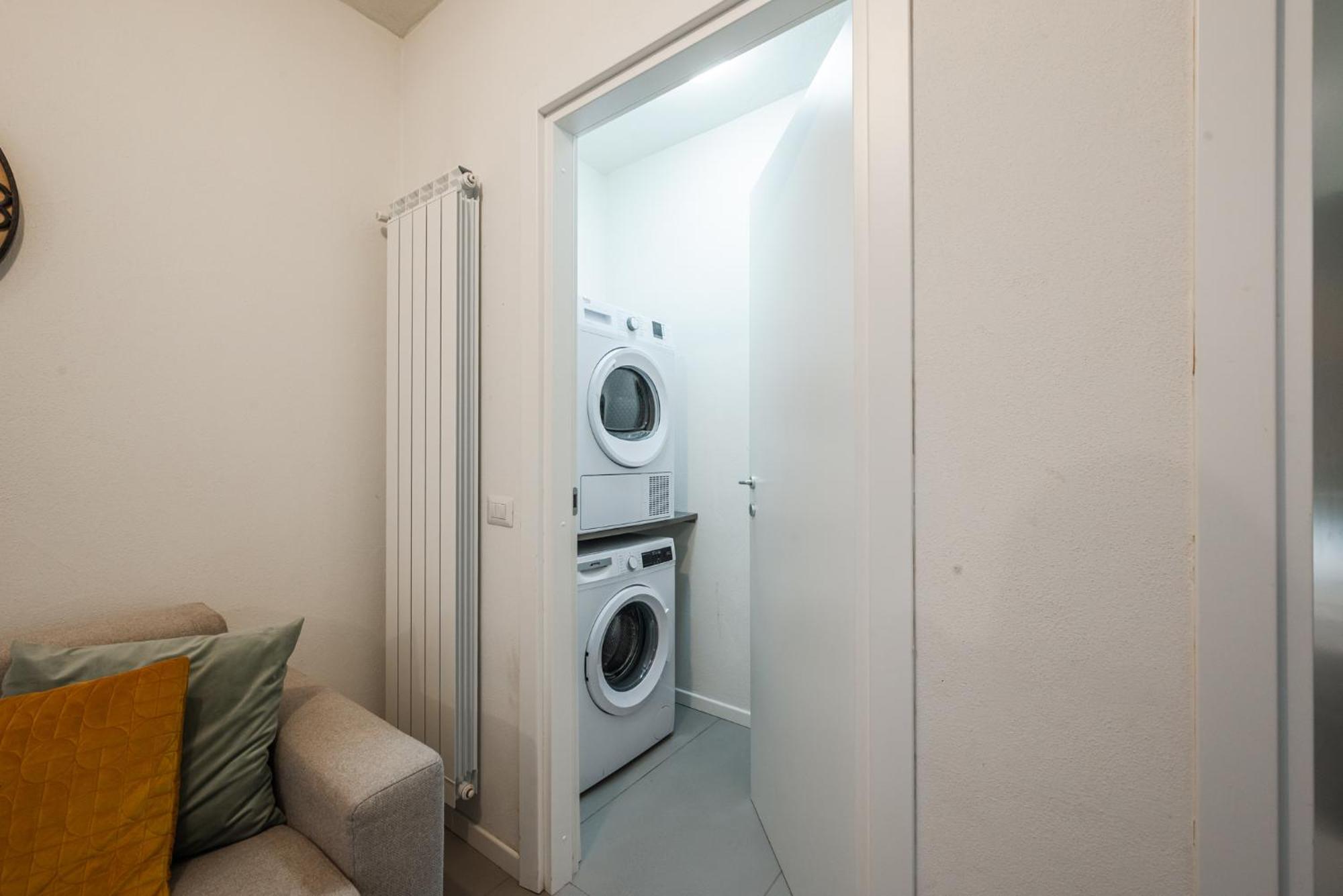 - Spazioso Vicino Metro Appartement *